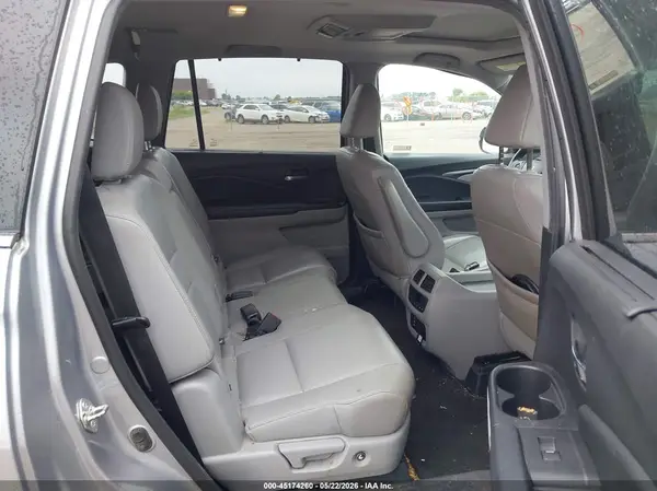 5FNYF6H82HB097794 2017 HONDA PILOT - Image 8