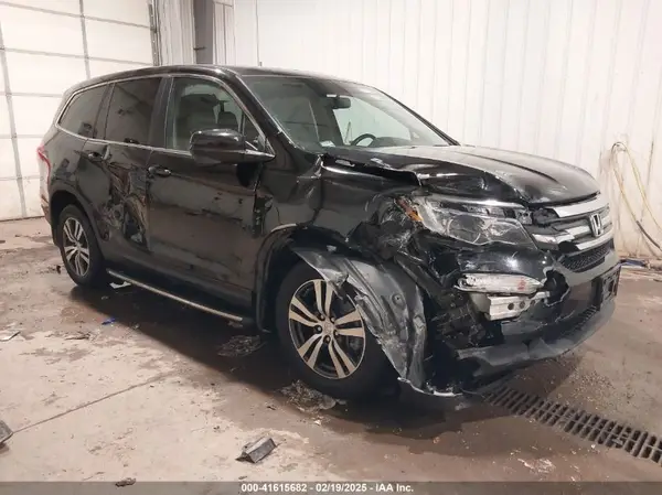 5FNYF6H82JB014516 2018 HONDA PILOT - Image 1