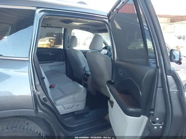5FNYF6H83HB053352 2017 HONDA PILOT - Image 8