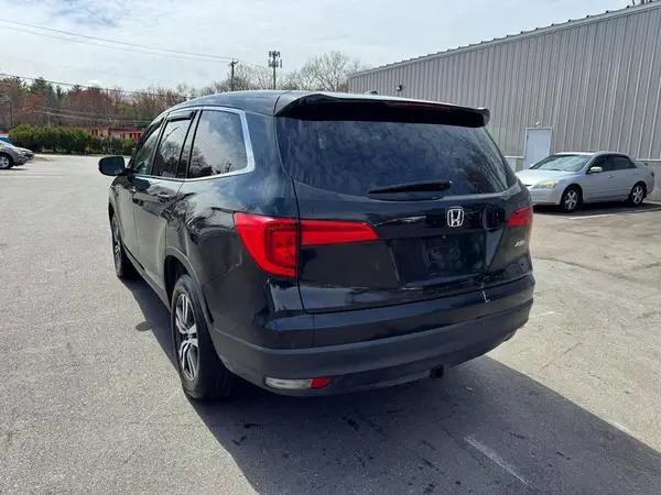 5FNYF6H83JB046875 2018 HONDA PILOT - Image 2