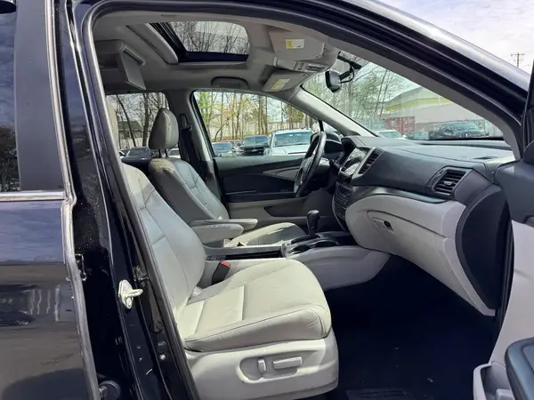 5FNYF6H83JB046875 2018 HONDA PILOT - Image 8