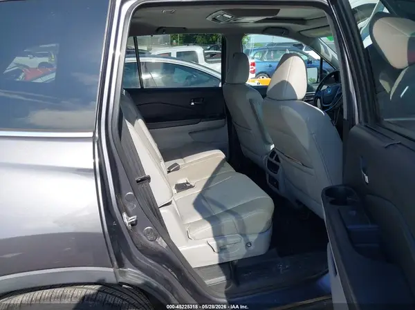 5FNYF6H85HB010146 2017 HONDA PILOT - Image 8