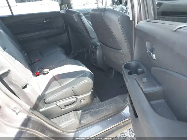 5FNYF6H85JB055402 2018 HONDA PILOT - Image 8
