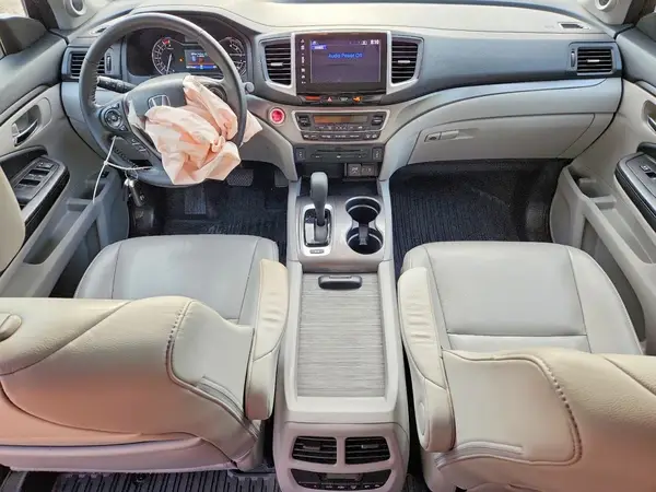 5FNYF6H85JB070644 2018 HONDA PILOT - Image 8