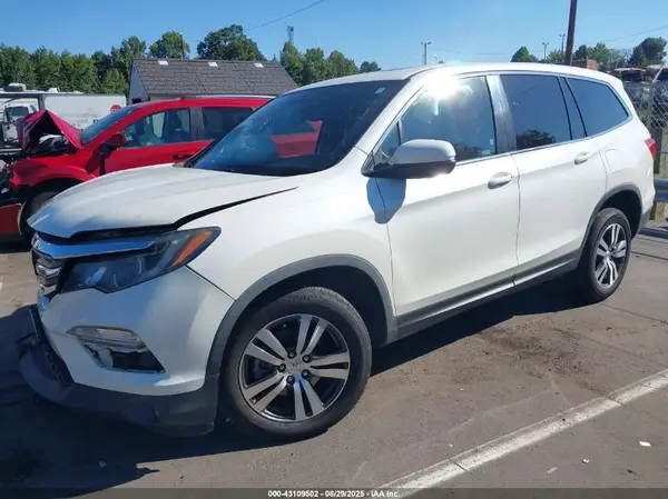 5FNYF6H87JB022515 2018 HONDA PILOT - Image 2