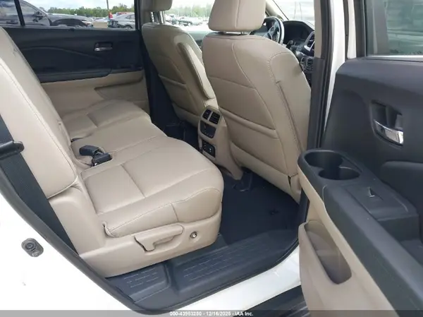 5FNYF6H88GB040837 2016 HONDA PILOT - Image 8