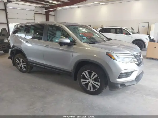 5FNYF6H88HB071183 2017 HONDA PILOT - Image 1