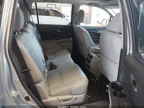 5FNYF6H88HB071183 2017 HONDA PILOT - Image 8