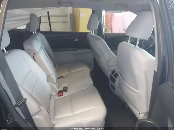 5FNYF6H88JB014519 2018 HONDA PILOT - Image 8