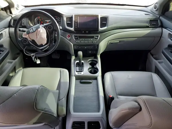 5FNYF6H89HB104580 2017 HONDA PILOT - Image 8