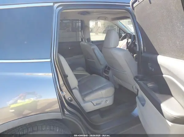 5FNYF6H89JB012228 2018 HONDA PILOT - Image 8