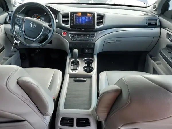 5FNYF6H89JB049070 2018 HONDA PILOT - Image 8