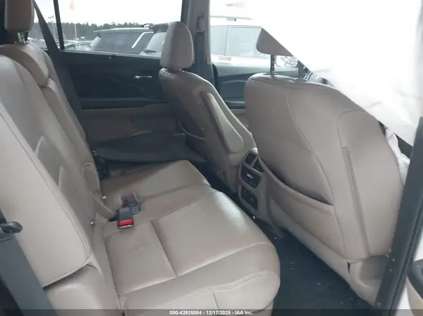 5FNYF6H89JB056116 2018 HONDA PILOT - Image 8