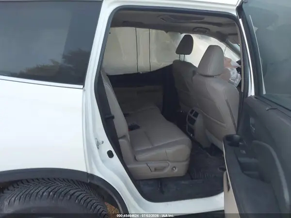 5FNYF6H89JB070047 2018 HONDA PILOT - Image 8