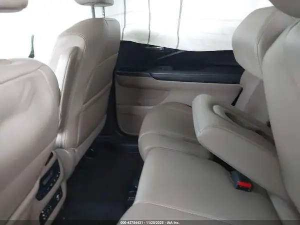 5FNYF6H90HB000181 2017 HONDA PILOT - Image 8