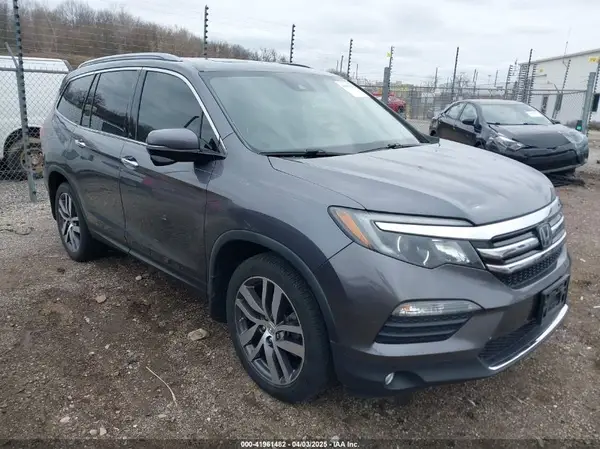 5FNYF6H90HB000410 2017 HONDA PILOT - Image 1