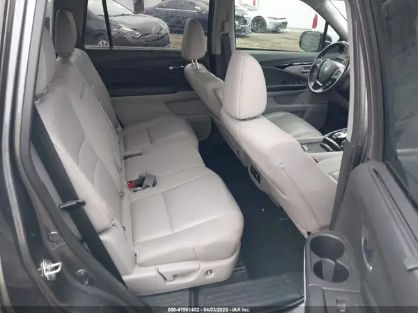5FNYF6H90HB000410 2017 HONDA PILOT - Image 8