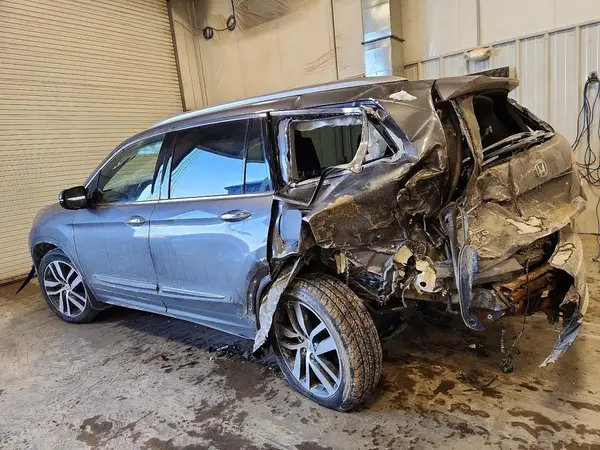 5FNYF6H90HB003856 2017 HONDA PILOT - Image 2