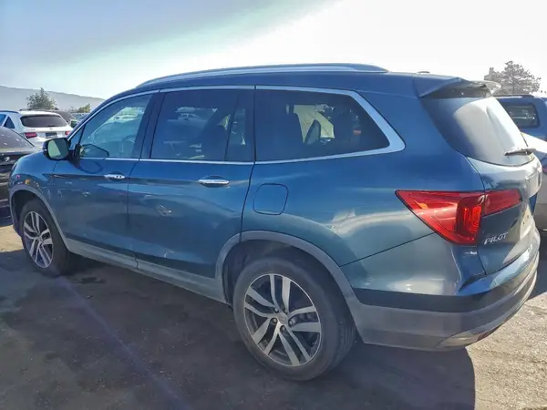 5FNYF6H90HB004246 2017 HONDA PILOT - Image 2