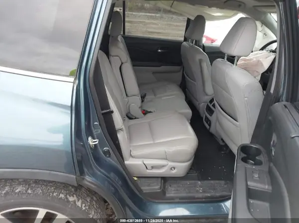 5FNYF6H90HB008541 2017 HONDA PILOT - Image 8