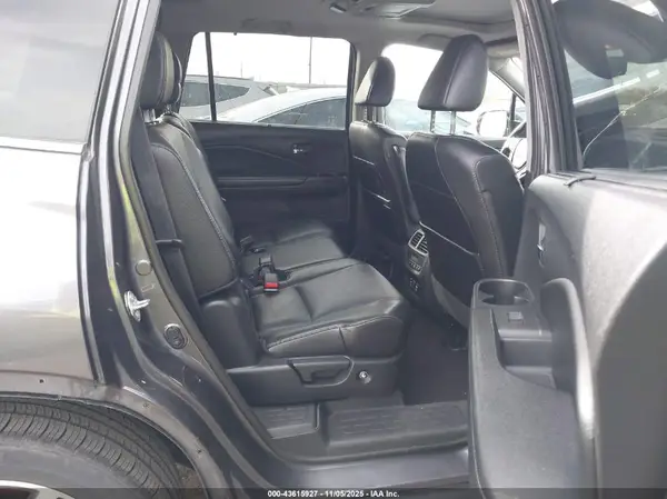 5FNYF6H90HB016932 2017 HONDA PILOT - Image 8