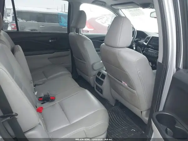 5FNYF6H90HB035285 2017 HONDA PILOT - Image 8