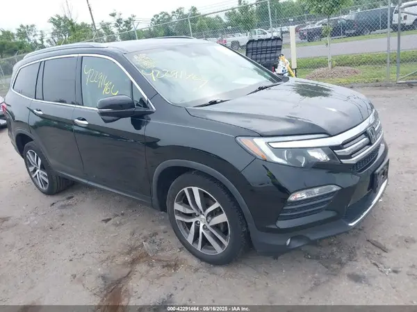 5FNYF6H90HB052474 2017 HONDA PILOT - Image 1