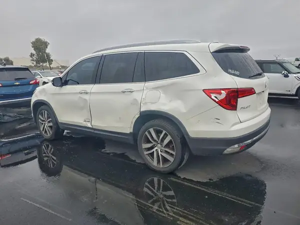 5FNYF6H90HB054161 2017 HONDA PILOT - Image 2