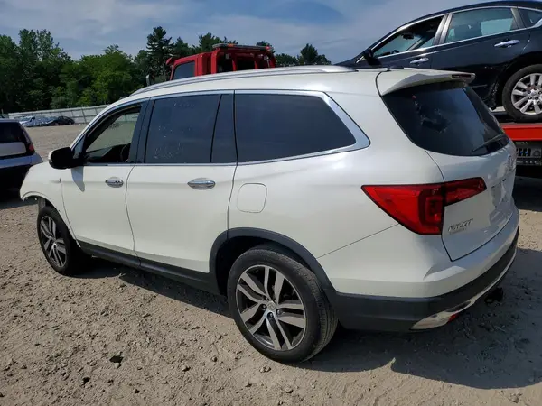 5FNYF6H90HB064723 2017 HONDA PILOT - Image 2