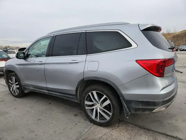 5FNYF6H90HB090738 2017 HONDA PILOT - Image 2