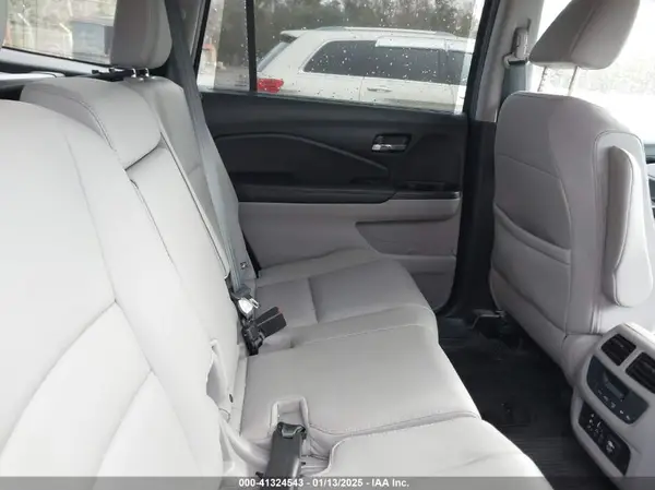 5FNYF6H90HB100202 2017 HONDA PILOT - Image 8