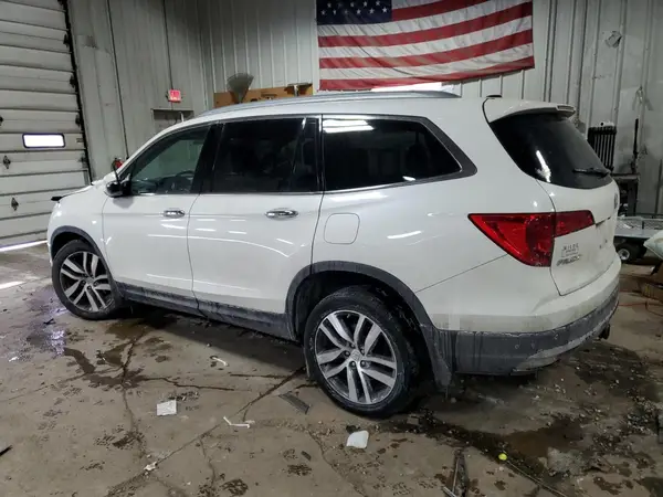 5FNYF6H90HB101740 2017 HONDA PILOT - Image 2