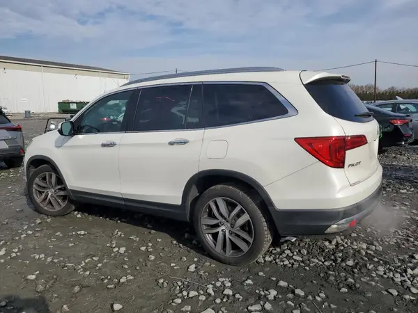 5FNYF6H90JB005001 2018 HONDA PILOT - Image 2