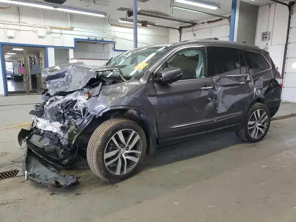 5FNYF6H90JB009825 2018 HONDA PILOT - Image 1