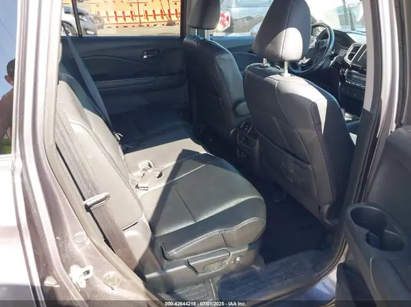 5FNYF6H90JB009842 2018 HONDA PILOT - Image 8