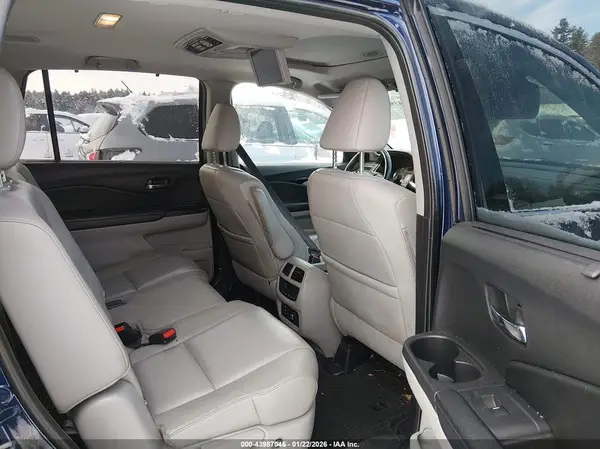 5FNYF6H90JB011073 2018 HONDA PILOT - Image 8