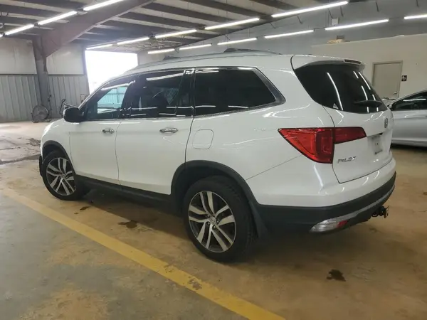 5FNYF6H90JB022803 2018 HONDA PILOT - Image 2