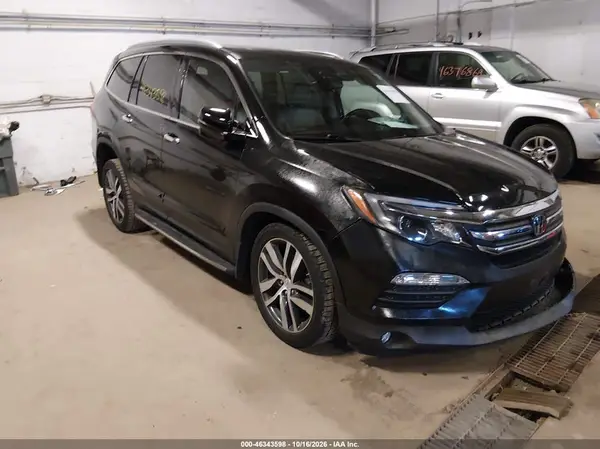 5FNYF6H90JB026835 2018 HONDA PILOT - Image 1