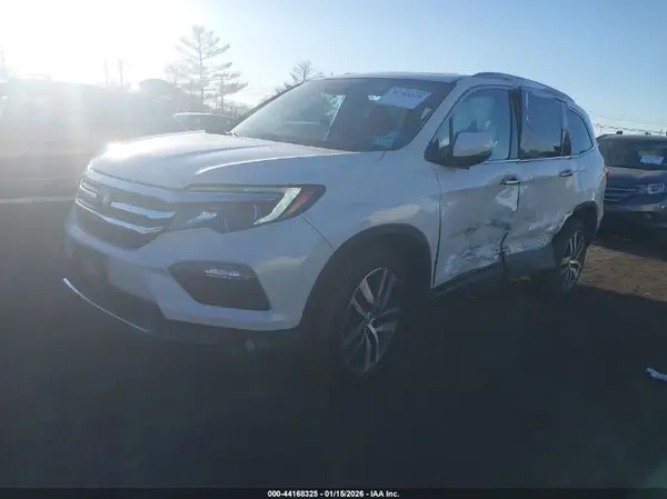 5FNYF6H90JB029797 2018 HONDA PILOT - Image 2