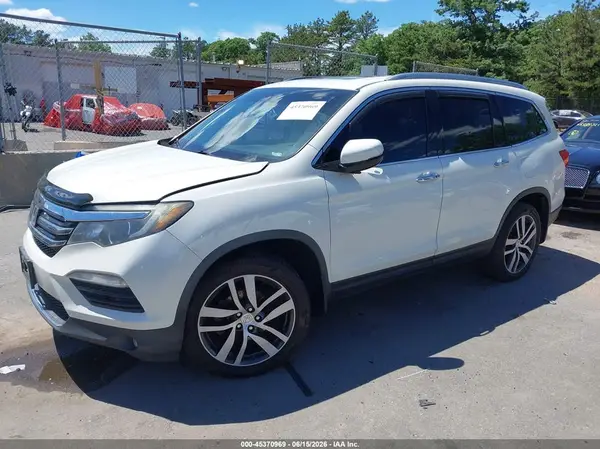 5FNYF6H90JB038578 2018 HONDA PILOT - Image 2