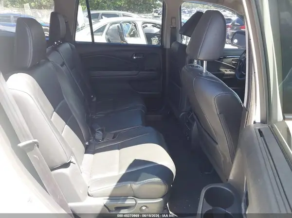 5FNYF6H90JB038578 2018 HONDA PILOT - Image 8