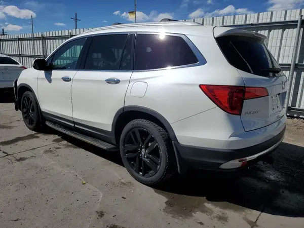 5FNYF6H91HB007611 2017 HONDA PILOT - Image 2