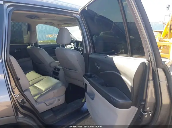 5FNYF6H91HB022500 2017 HONDA PILOT - Image 8