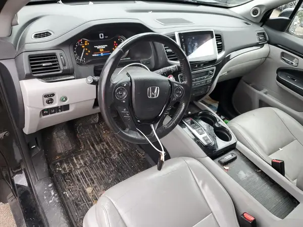5FNYF6H91HB022657 2017 HONDA PILOT - Image 8