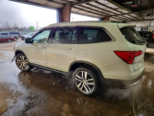 5FNYF6H91HB029625 2017 HONDA PILOT - Image 2