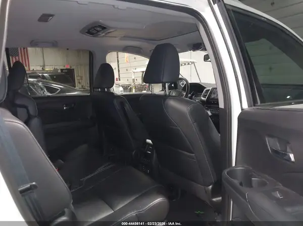5FNYF6H91HB054217 2017 HONDA PILOT - Image 8