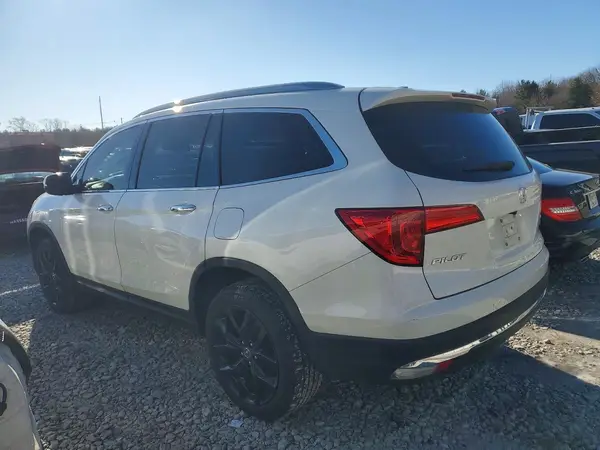 5FNYF6H91HB060664 2017 HONDA PILOT - Image 2