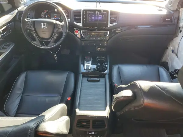 5FNYF6H91HB060664 2017 HONDA PILOT - Image 8