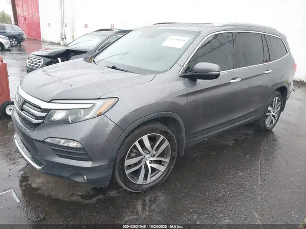 5FNYF6H91HB066819 2017 HONDA PILOT - Image 2
