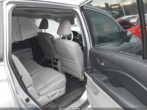 5FNYF6H91HB068148 2017 HONDA PILOT - Image 8
